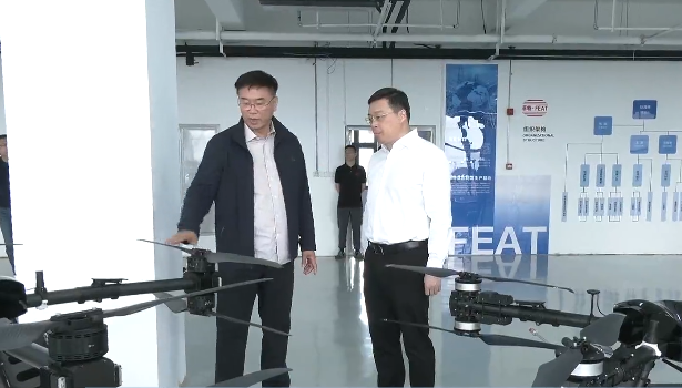 省委常委、市委书记韦韬